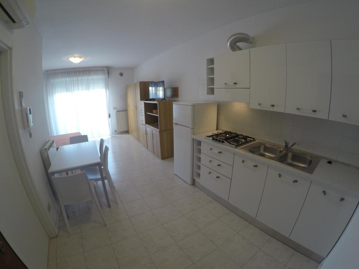 Monolocale Colombo - Agenzia Cocal Apartman Caorle Kültér fotó